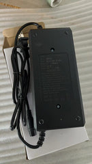 Q30 Scooter için Şarj Cihazı (Eski ve yeni modeller arasındaki farka dikkat edin!)